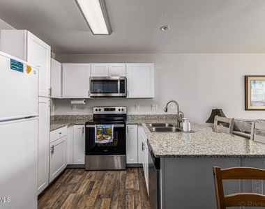 118 W Dewey Avenue - Photo Thumbnail 1