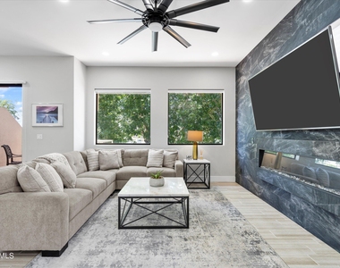 8270 N Hayden Road - Photo Thumbnail 8
