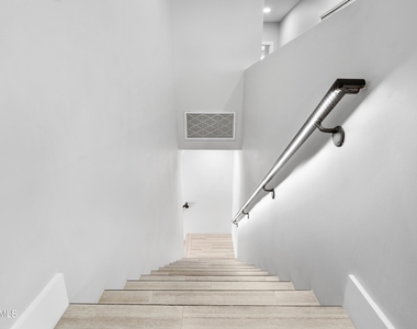 8270 N Hayden Road - Photo Thumbnail 22
