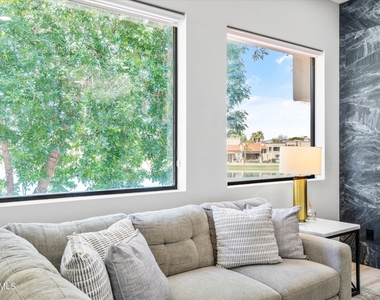 8270 N Hayden Road - Photo Thumbnail 7