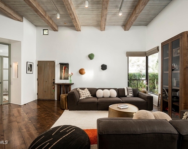 5101 N Casa Blanca Drive - Photo Thumbnail 3