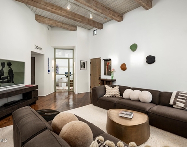 5101 N Casa Blanca Drive - Photo Thumbnail 4