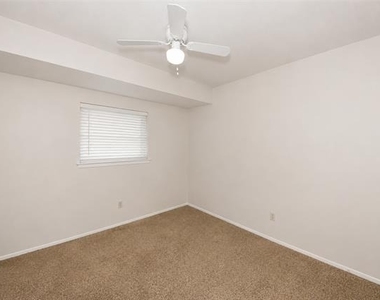 913 Gettysburg Place - Photo Thumbnail 25