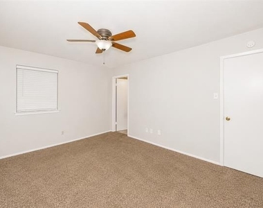 913 Gettysburg Place - Photo Thumbnail 23