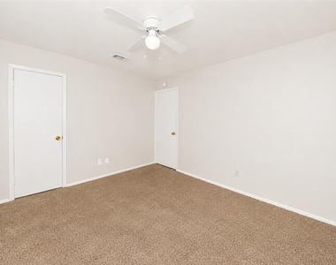 913 Gettysburg Place - Photo Thumbnail 28