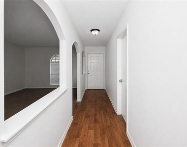 913 Gettysburg Place - Photo Thumbnail 8