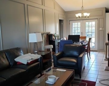 800 Brentwood Lane - Photo Thumbnail 3