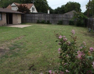 800 Brentwood Lane - Photo Thumbnail 27