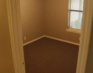 800 Brentwood Lane - Photo Thumbnail 15