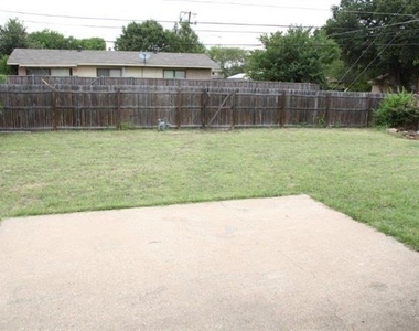 800 Brentwood Lane - Photo Thumbnail 26