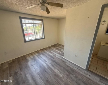 834 E 5th Street - Photo Thumbnail 13