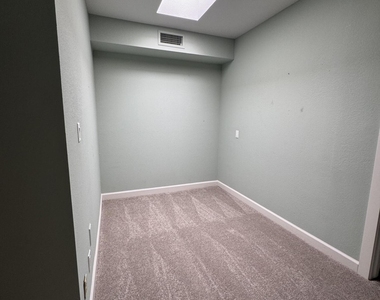 8100 E Camelback Road - Photo Thumbnail 33