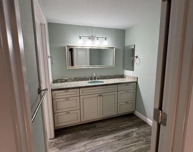 8100 E Camelback Road - Photo Thumbnail 31