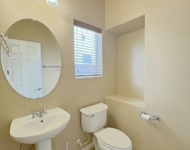 2526 W Desert Vista Trail - Photo Thumbnail 8