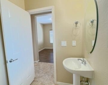 2526 W Desert Vista Trail - Photo Thumbnail 7