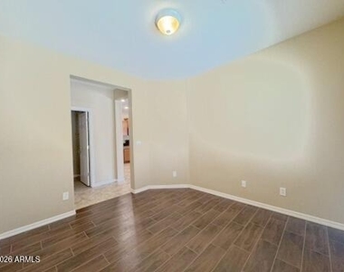 2526 W Desert Vista Trail - Photo Thumbnail 10