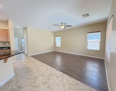 2526 W Desert Vista Trail - Photo Thumbnail 2