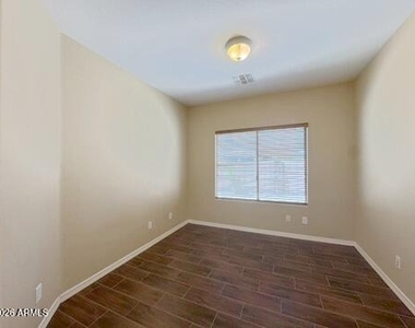 2526 W Desert Vista Trail - Photo Thumbnail 9