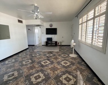 8619 N 30th Drive - Photo Thumbnail 6