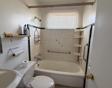 8619 N 30th Drive - Photo Thumbnail 12