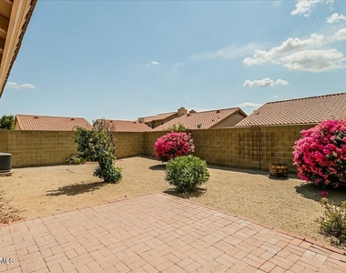 19324 N 75th Drive - Photo Thumbnail 22