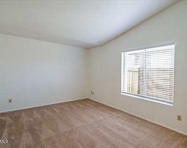 19324 N 75th Drive - Photo Thumbnail 18