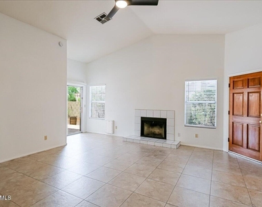 19324 N 75th Drive - Photo Thumbnail 3
