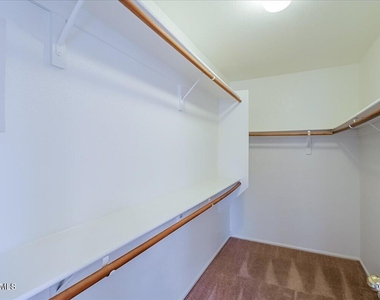 19324 N 75th Drive - Photo Thumbnail 13