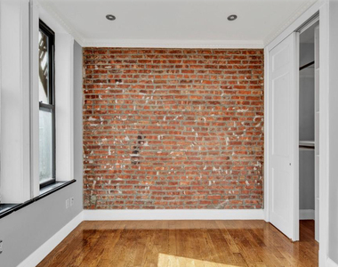 314 East 106th Street - Photo Thumbnail 3