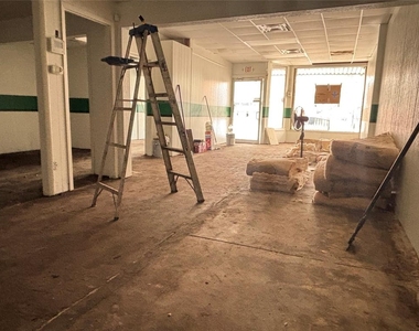 210 E Main Street - Photo Thumbnail 4