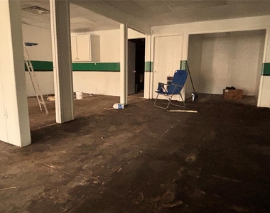210 E Main Street - Photo Thumbnail 6