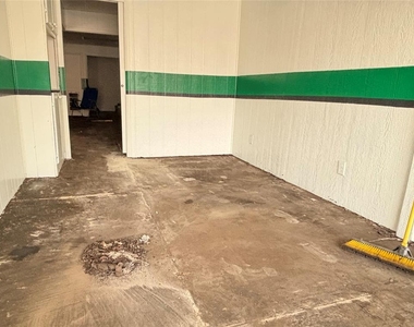 210 E Main Street - Photo Thumbnail 9