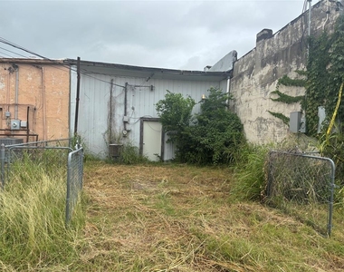 210 E Main Street - Photo Thumbnail 21