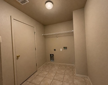 3600 Janus - Photo Thumbnail 5