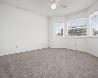 336 Lariat Circle - Photo Thumbnail 21