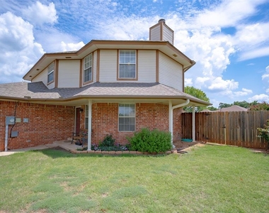 336 Lariat Circle - Photo Thumbnail 4