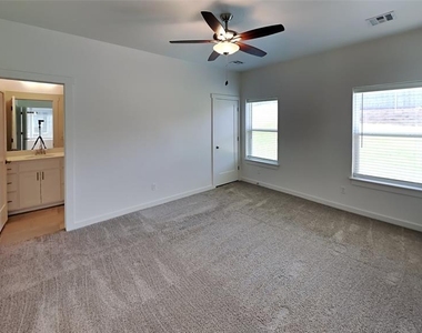 600 Nw 182nd Street - Photo Thumbnail 7