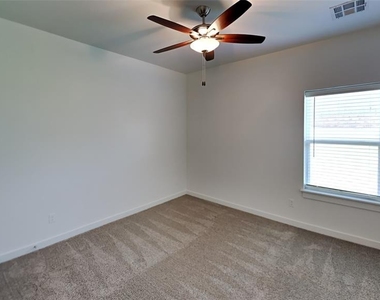 600 Nw 182nd Street - Photo Thumbnail 11