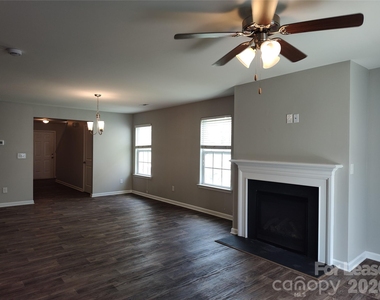 6731 Broad Valley Court - Photo Thumbnail 8