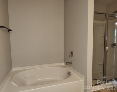 6731 Broad Valley Court - Photo Thumbnail 13