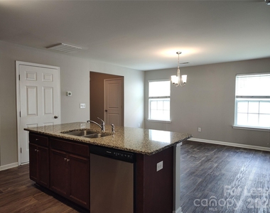 6731 Broad Valley Court - Photo Thumbnail 5