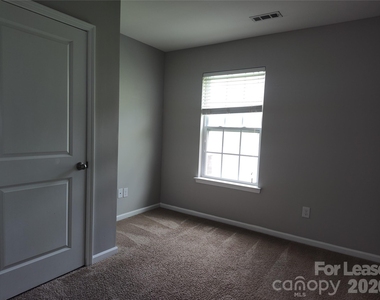 6731 Broad Valley Court - Photo Thumbnail 21