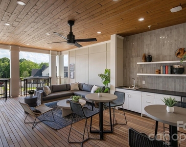 9035 Lindholm Drive - Photo Thumbnail 6