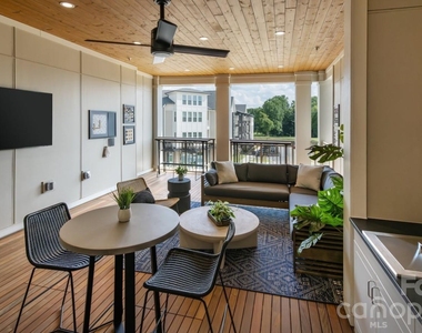 9035 Lindholm Drive - Photo Thumbnail 8