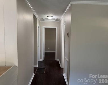 124 Roxie Lane - Photo Thumbnail 8