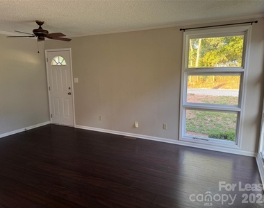 124 Roxie Lane - Photo Thumbnail 7