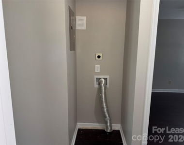 124 Roxie Lane - Photo Thumbnail 9