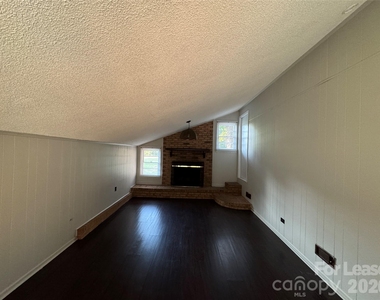 124 Roxie Lane - Photo Thumbnail 16