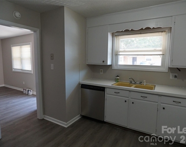 646 3rd Street Se - Photo Thumbnail 8