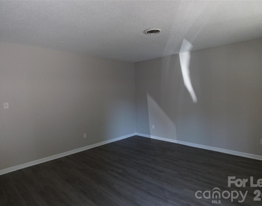 646 3rd Street Se - Photo Thumbnail 1